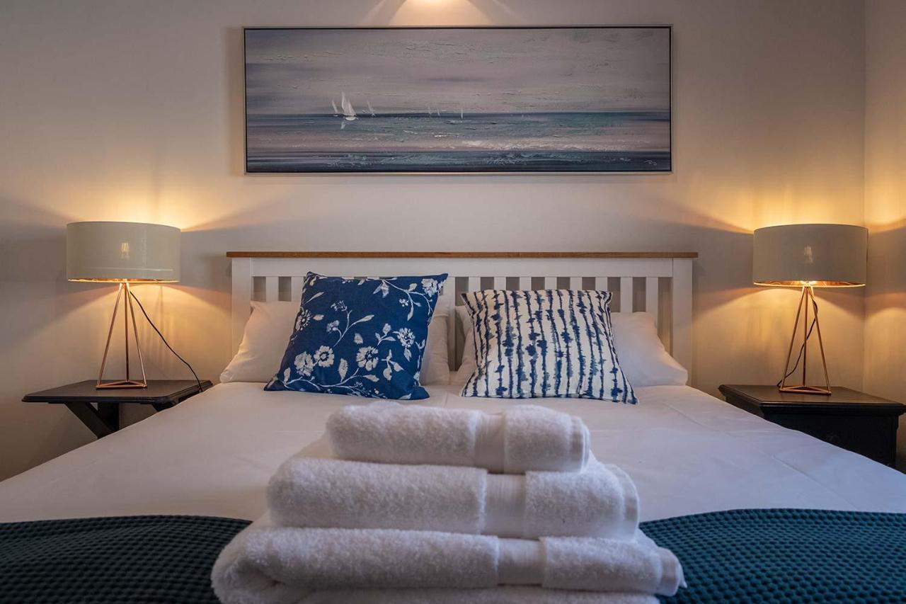 Blue Winds And Waves Apartment Cowes  Exterior photo