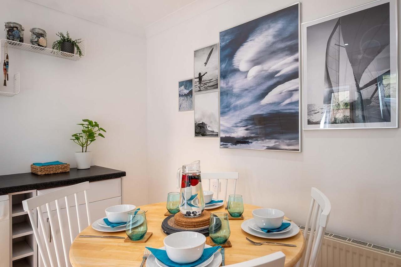 Blue Winds And Waves Apartment Cowes  Exterior photo