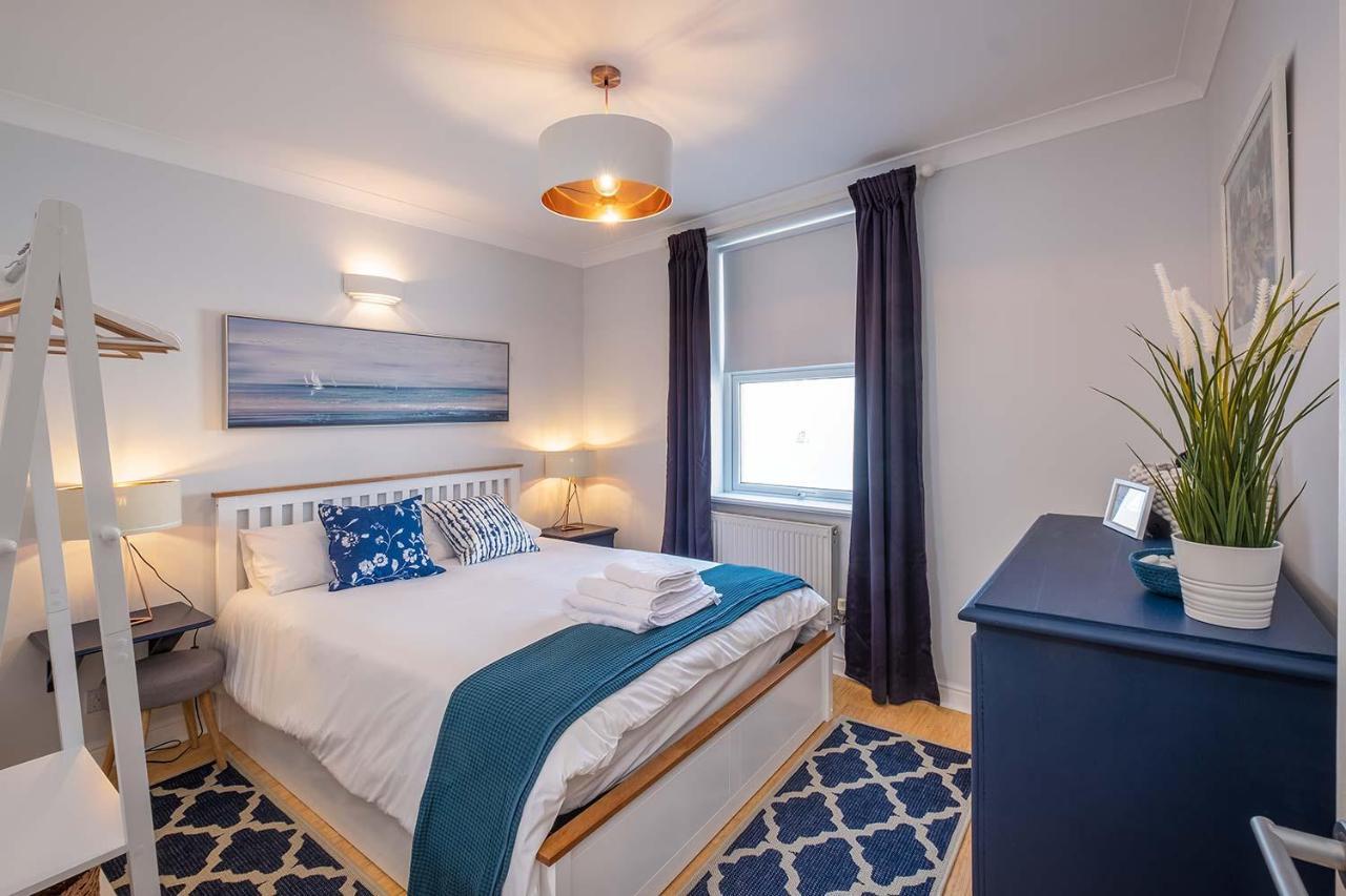 Blue Winds And Waves Apartment Cowes  Exterior photo