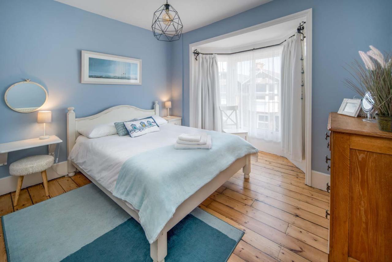 Blue Winds And Waves Apartment Cowes  Exterior photo